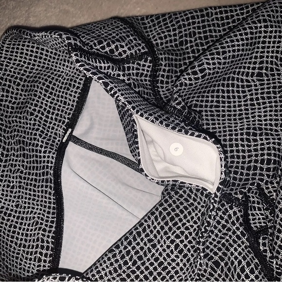 Lululemon Wunder Under Pant III Fall Net White Black size 6 Excellent W5AFDS - Picture 6 of 6